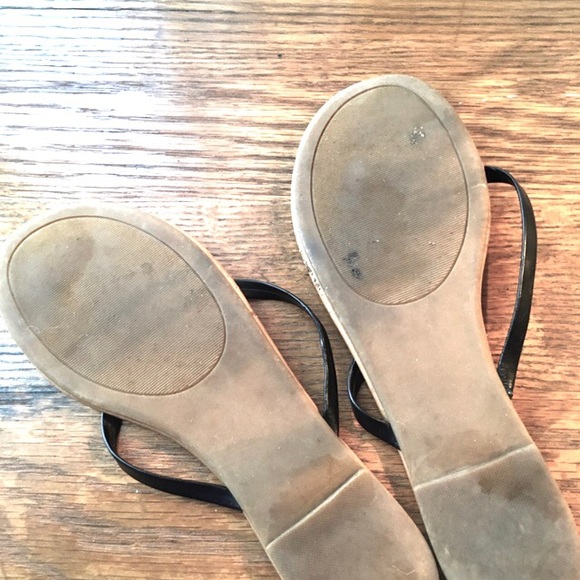 Joe Fresh black strap flip flops - Picture 7 of 7